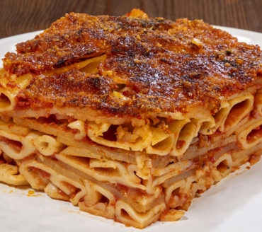 Pasta e patate ara tiella con scamorza affumicata